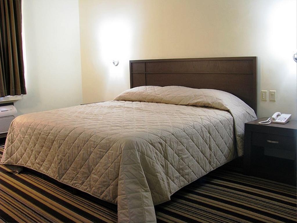 Hotel Alameda Express Matamoros  Room photo