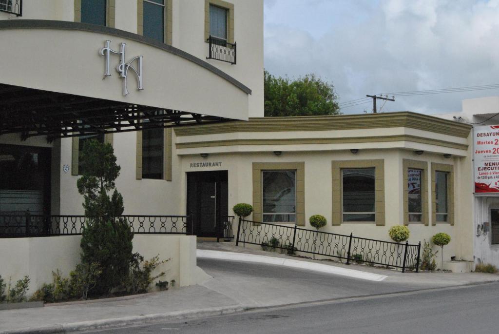 Hotel Alameda Express Matamoros  Exterior photo