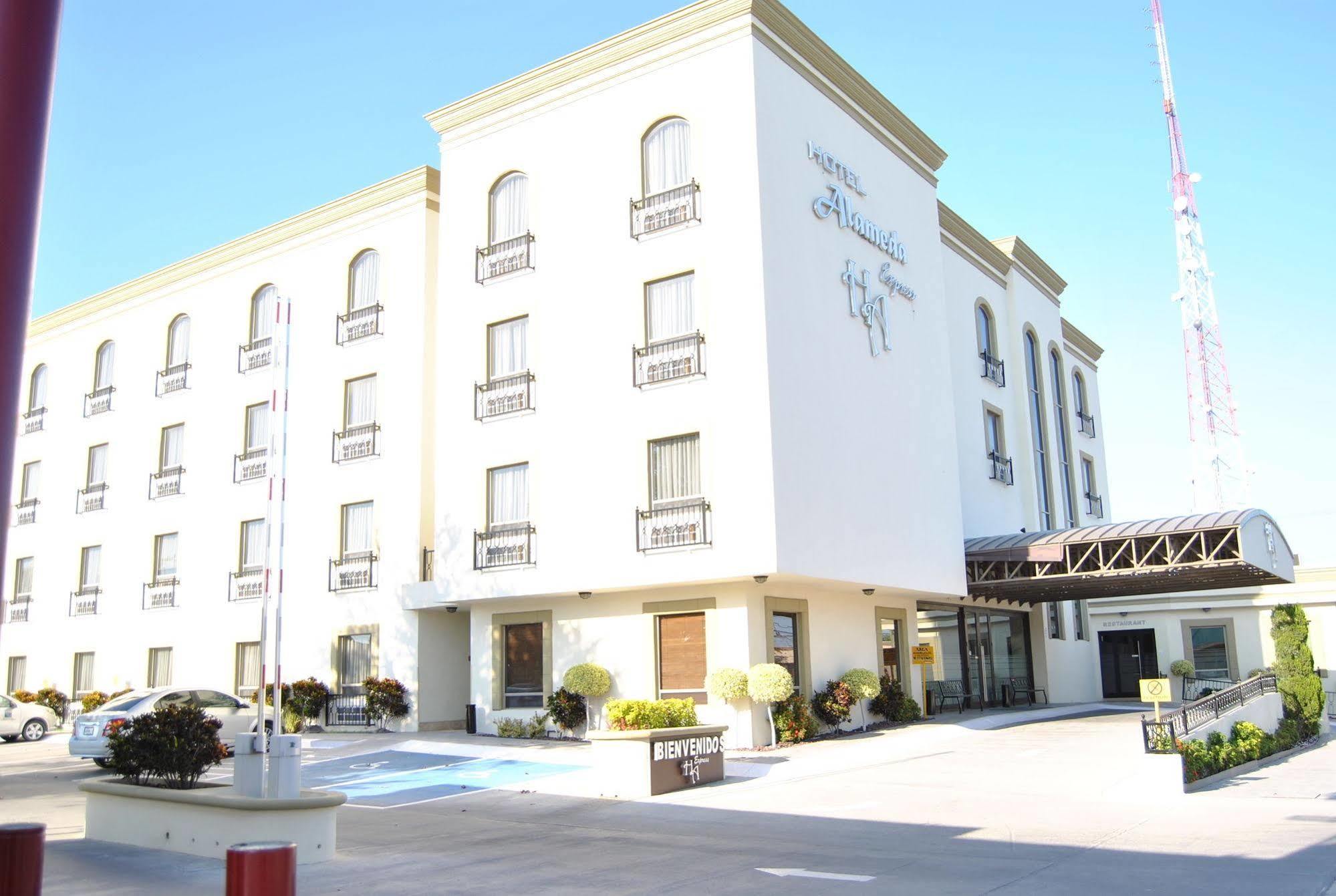 Hotel Alameda Express Matamoros  Exterior photo