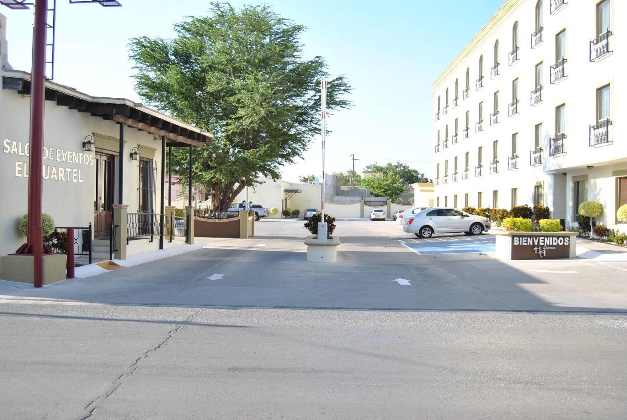 Hotel Alameda Express Matamoros  Exterior photo